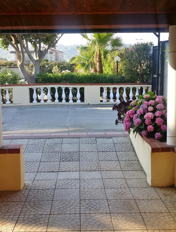 B&B Baia Dello Stretto Gallico Marina 외부 사진